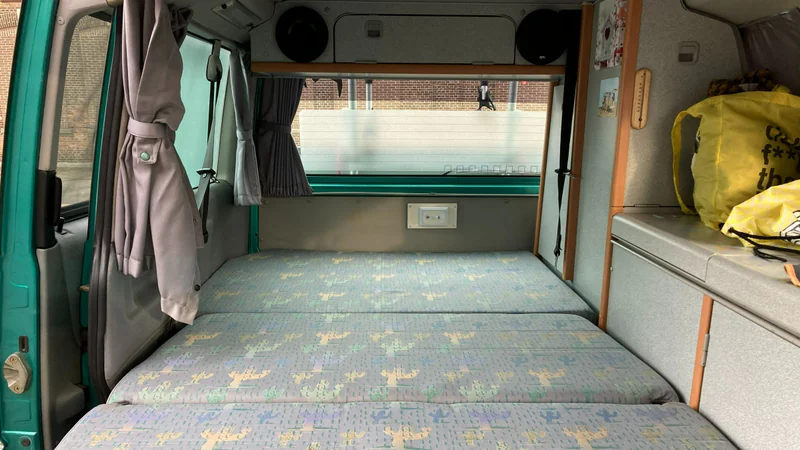 1995 Volkswagen T4 in Rotterdam 17