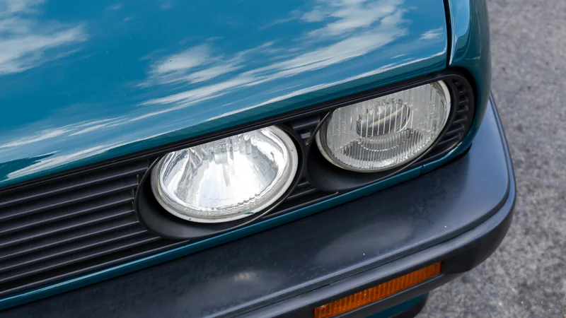 1992 BMW E30 318 in Antwerp 5