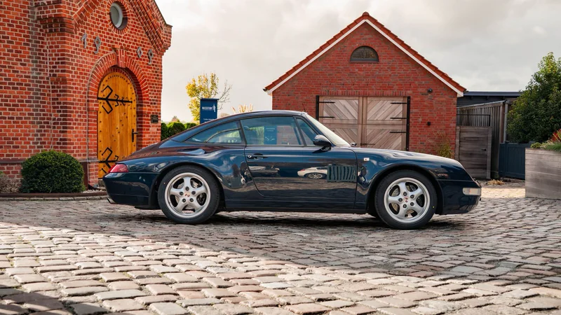 1998 Porsche 911 (993) in Munich 4