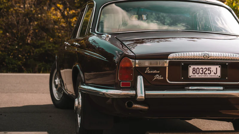 1973 Daimler Double-Six Vanden Plas in Brookvale 9