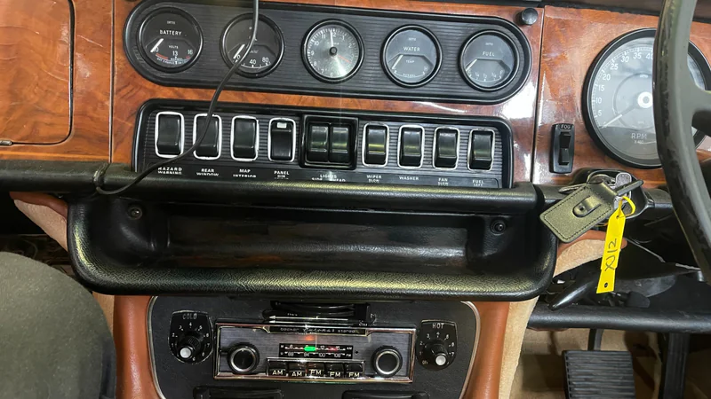 1973 Daimler Double-Six Vanden Plas in Brookvale 12