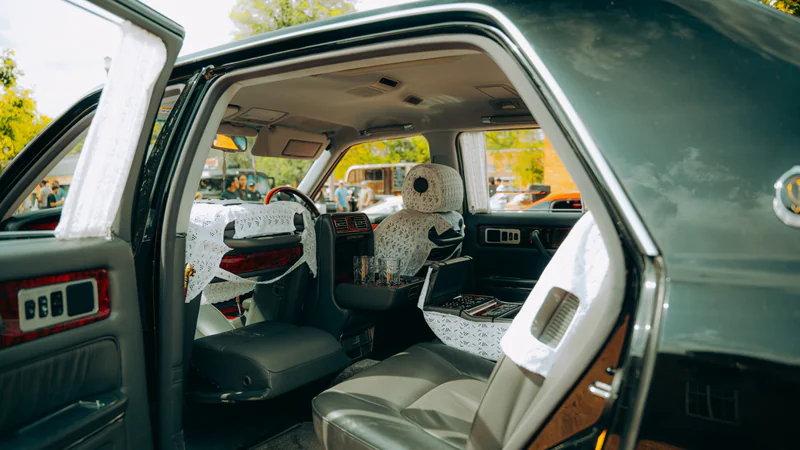 2013 Toyota Century in Crowborough 6