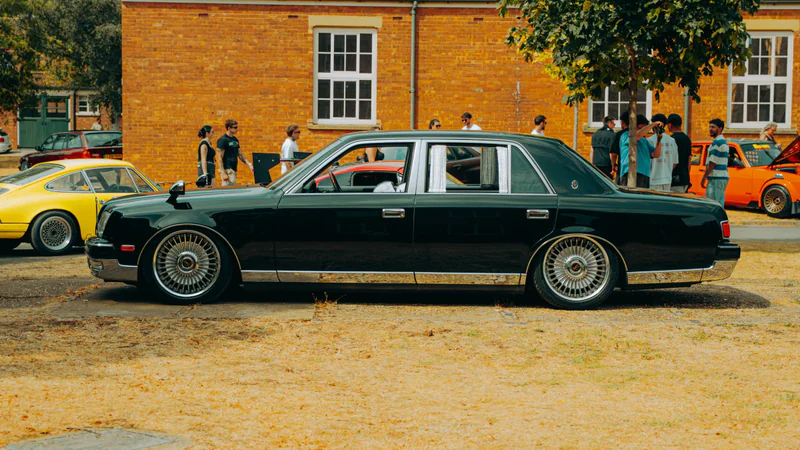 2013 Toyota Century in Crowborough 11