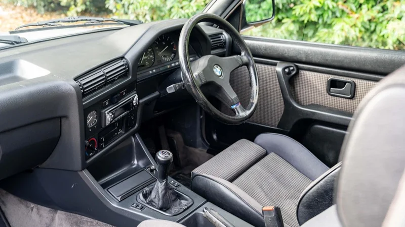 1986 BMW 325i Sport in Harrow 2