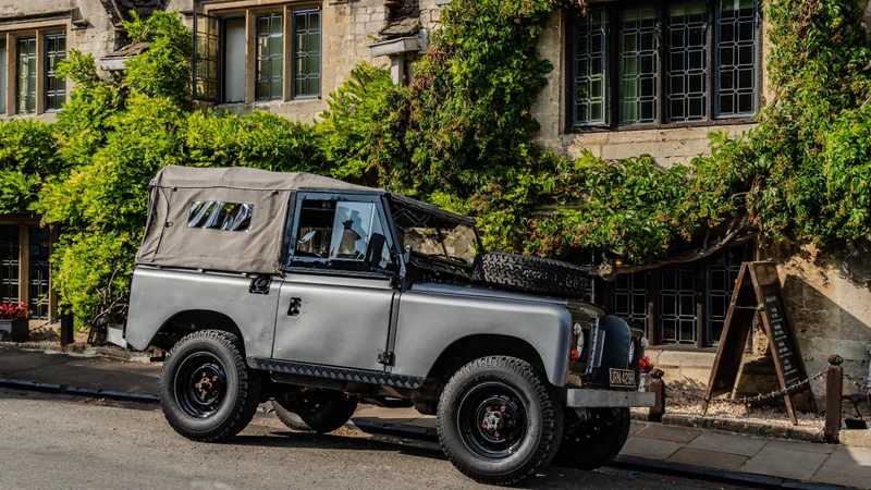 1976 Land Rover Series 3 88 in Wembley 3