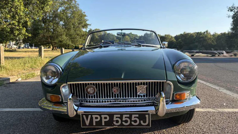 1971 MG B Roadster in London 2