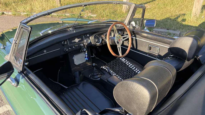 1971 MG B Roadster in London 5