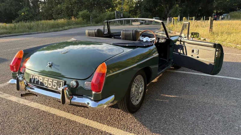 1971 MG B Roadster in London