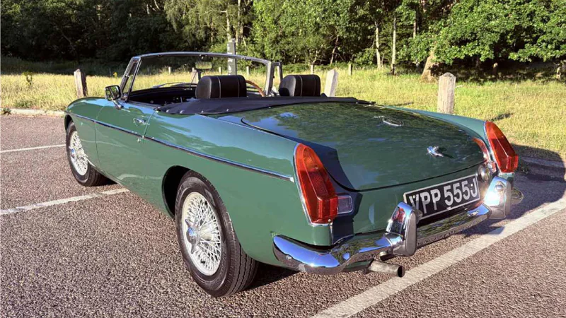 1971 MG B Roadster in London 4