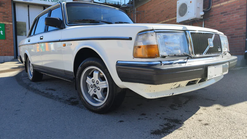 1988 Volvo 244 in Holmsveden