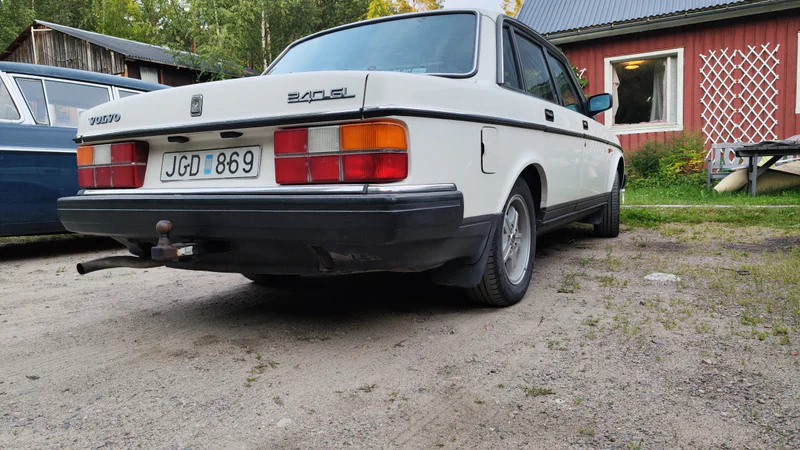 1988 Volvo 244 in Holmsveden 4