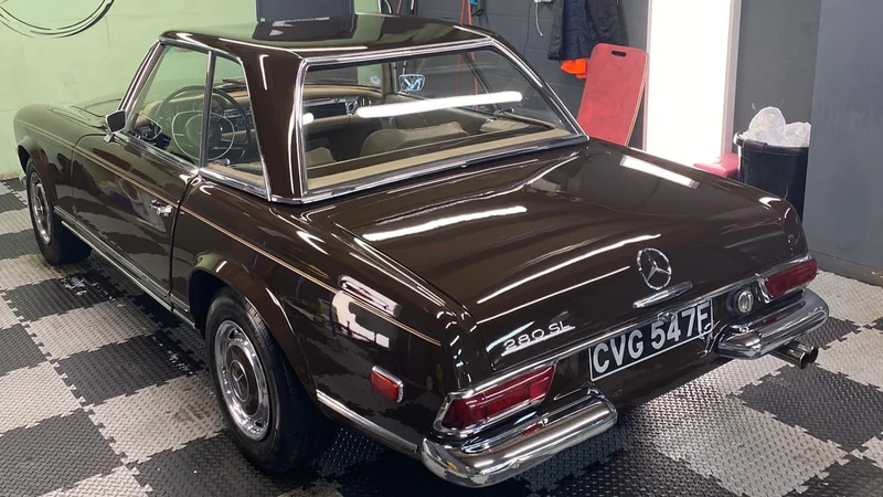 1968 Mercedes-Benz 280SL in London 4