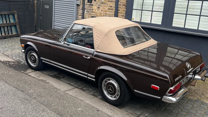 1968 Mercedes-Benz 280SL in London 5