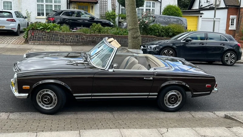 1968 Mercedes-Benz 280SL in London 1