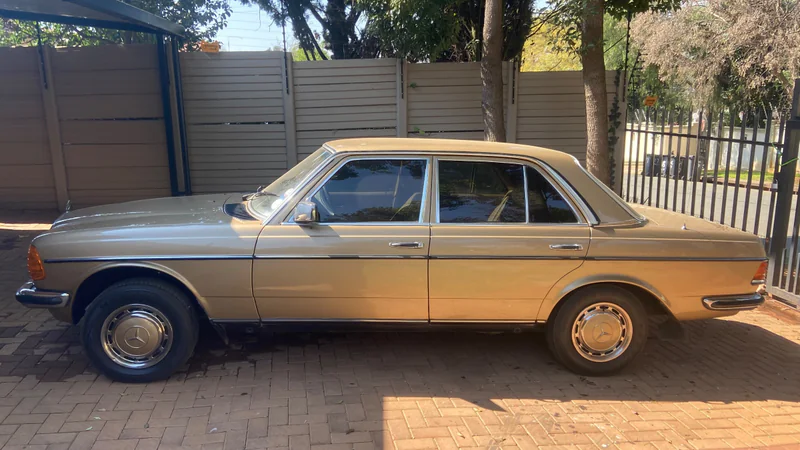 1983 Mercedes-Benz W123 in Randburg 3