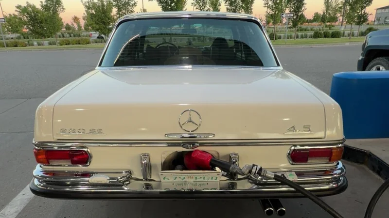 1972 Mercedes-Benz 280 SE in Calgary 6