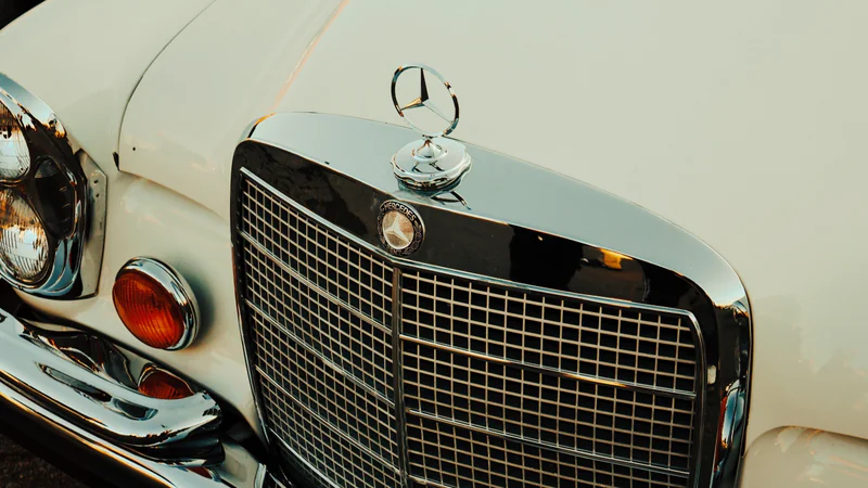 1972 Mercedes-Benz 280 SE in Calgary 3