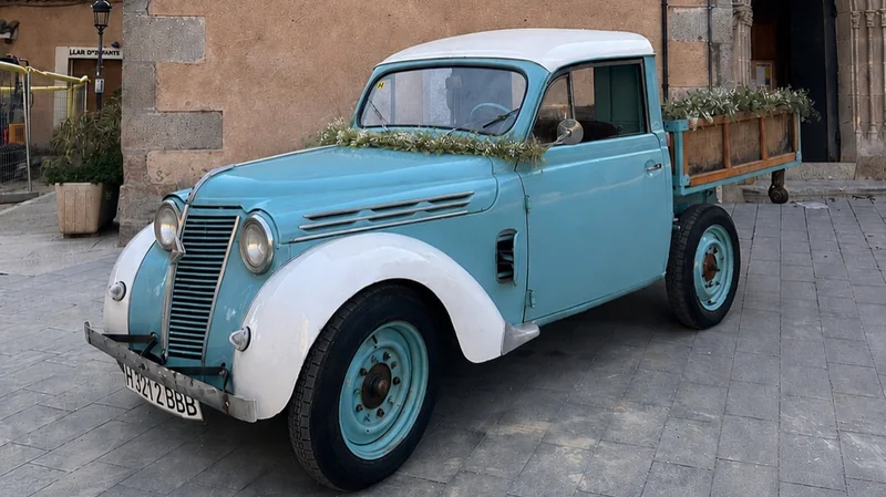 1957 Renault Juvaquatre R2101 in Vilassar de Mar 3