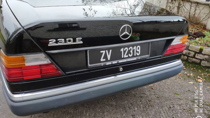 1990 Mercedes-Benz 230e in Dublin 6 3