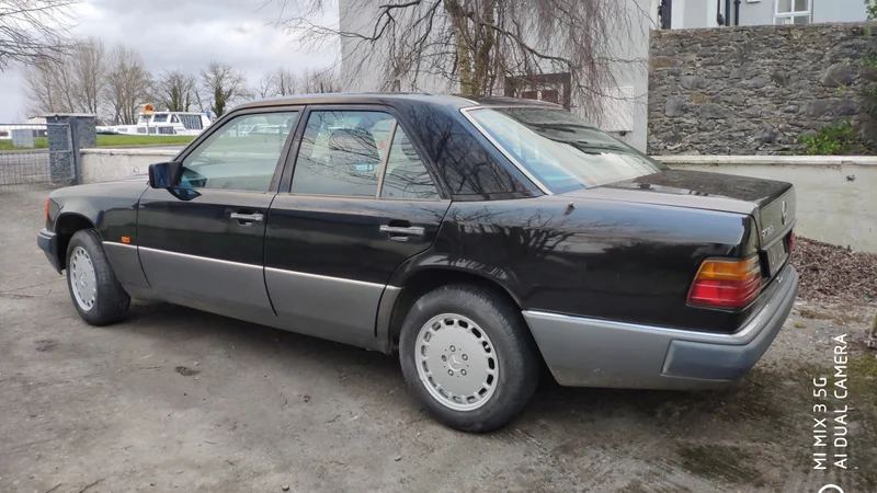 1990 Mercedes-Benz 230e in Dublin 6