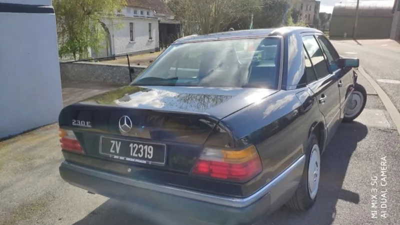 1990 Mercedes-Benz 230e in Dublin 6 5