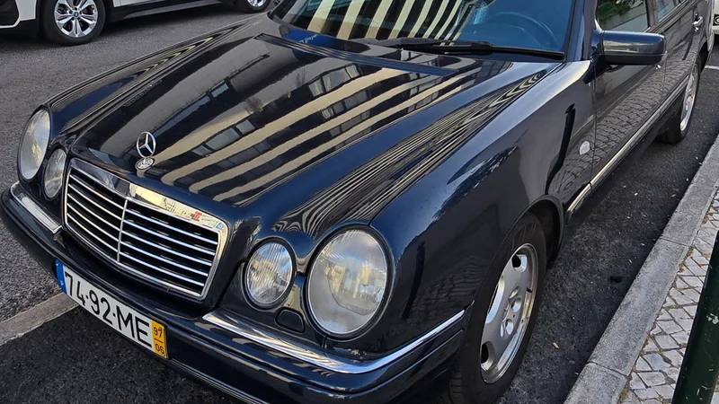 1997 Mercedes-Benz 300 E in Lisboa