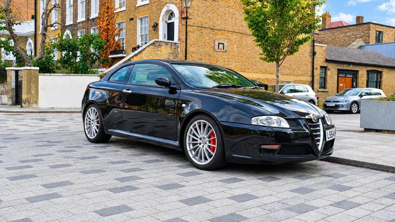 2004 Alfa Romeo GT in London