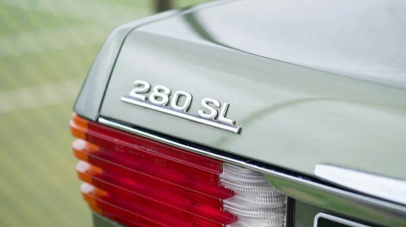 1982 Mercedes-Benz 280 Sl in London 3