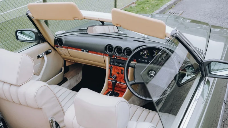 1982 Mercedes-Benz 280 Sl in London 13
