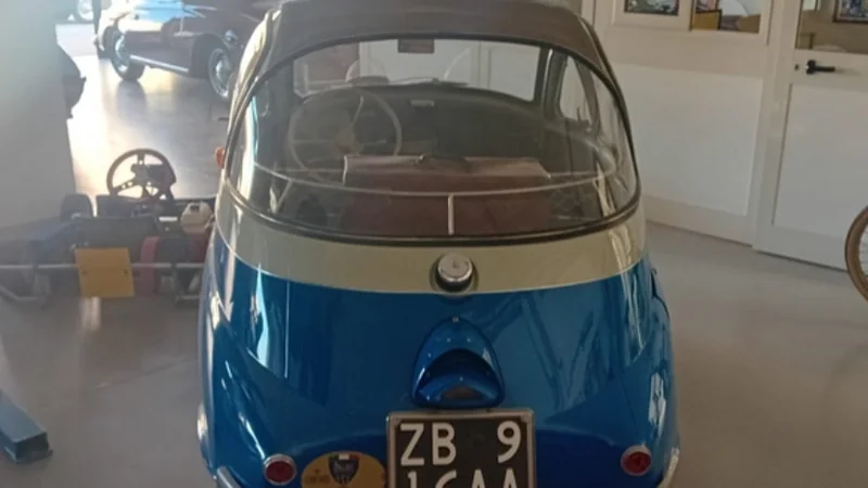 1958 BMW Isetta 300 in Pezze di greco 2