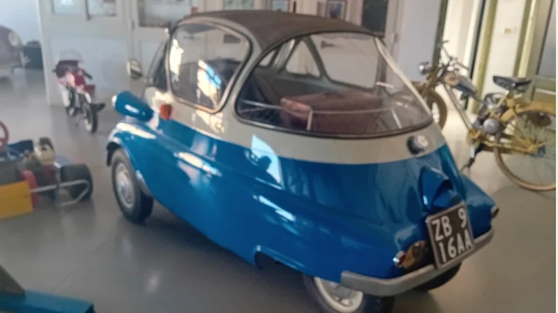 1958 BMW Isetta 300 in Pezze di greco 5