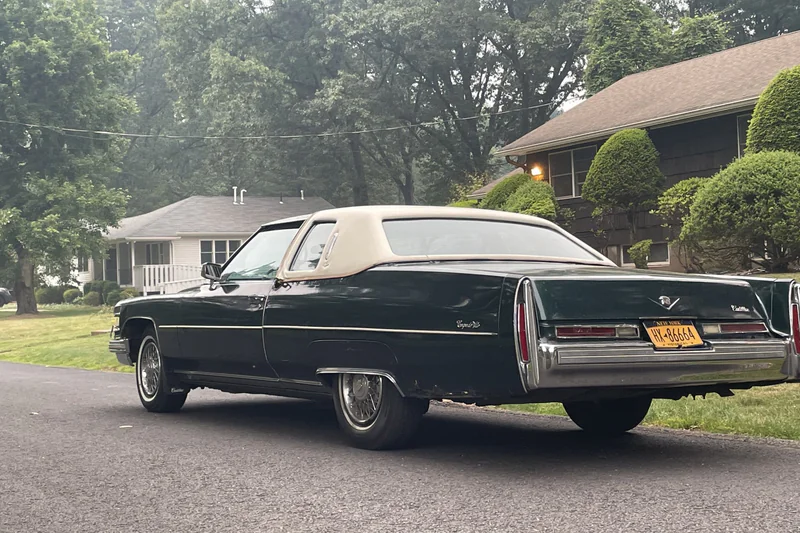 1976 Cadillac DeVille Base 9