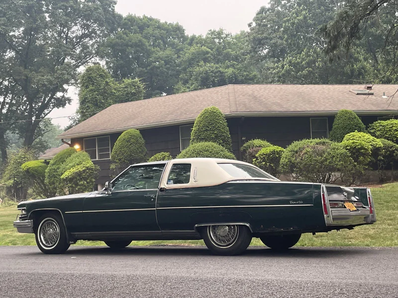 1976 Cadillac DeVille Base 11