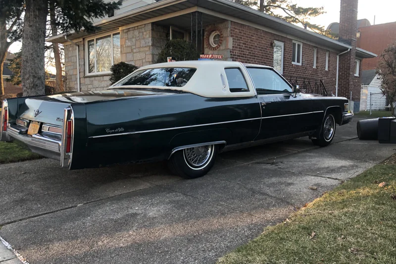 1976 Cadillac DeVille Base 13