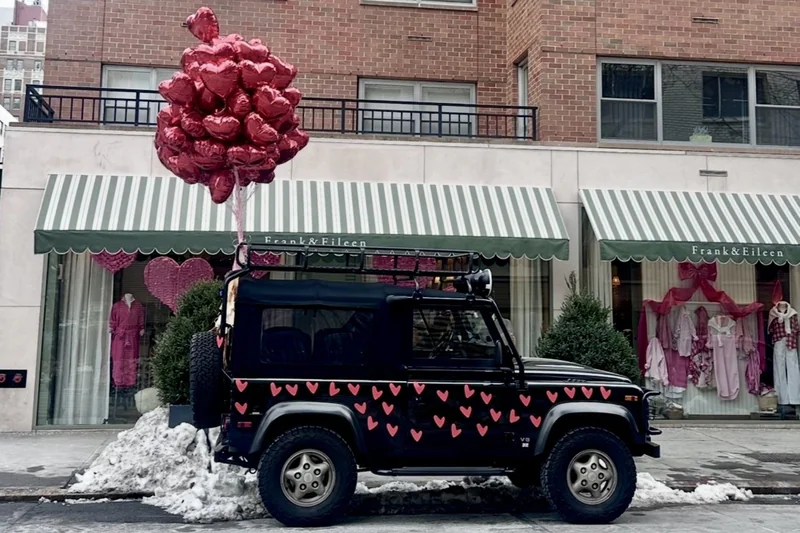 1997 Land Rover Defender 90 Base 22