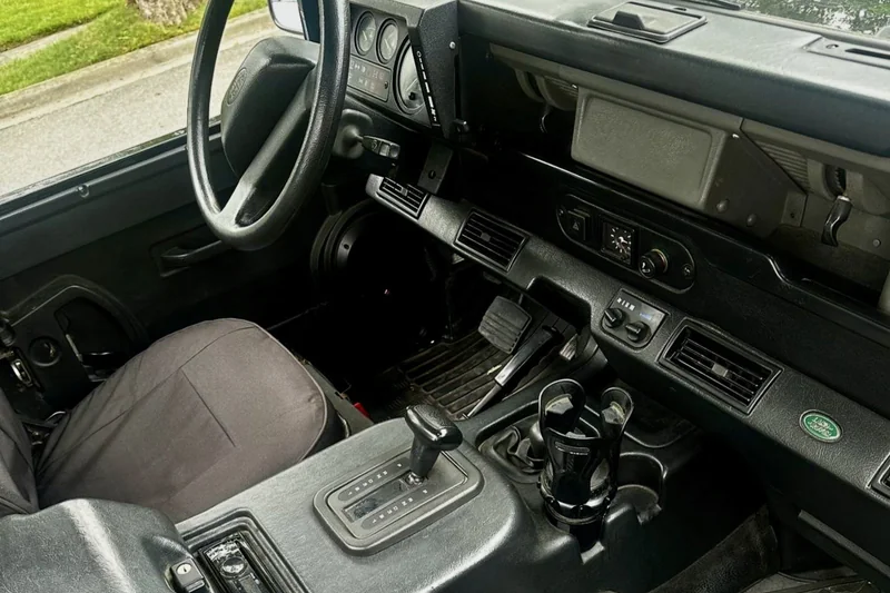 1997 Land Rover Defender 90 Base 3