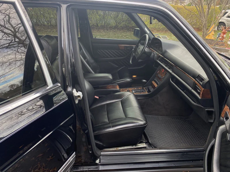 1991 Mercedes-Benz 560SEL