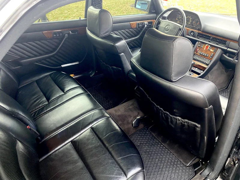 1991 Mercedes-Benz 560SEL