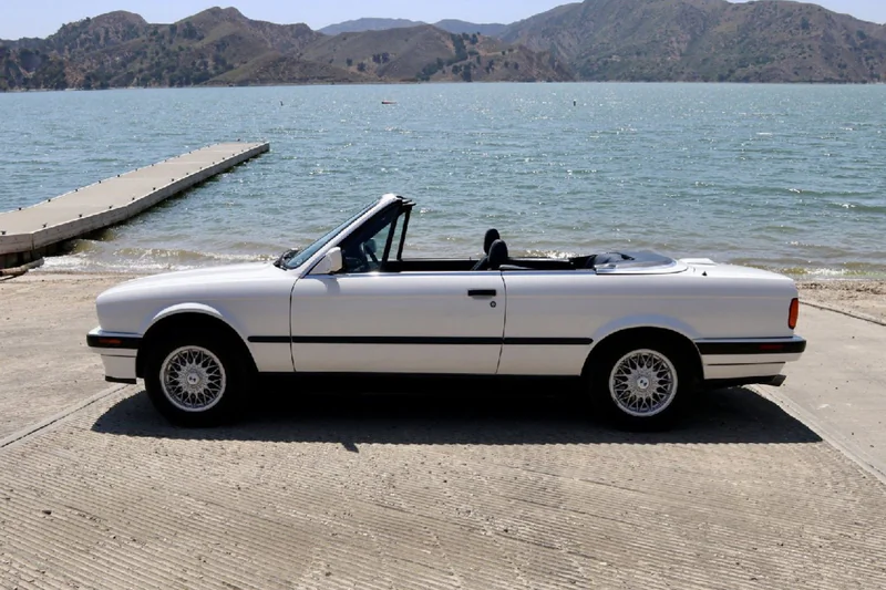 1991 BMW 325i Base 8