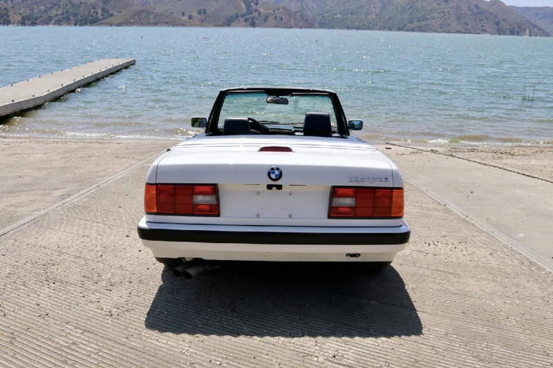 1991 BMW 325i Base 10