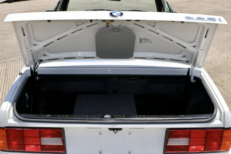 1991 BMW 325i Base 16