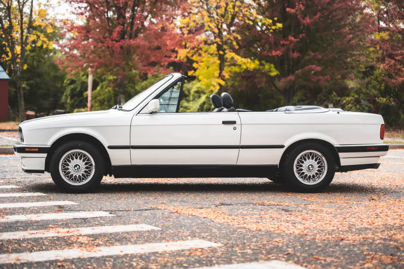 1991 BMW 325i Base 3