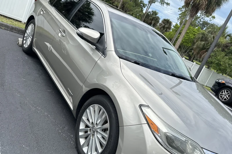 2014 Toyota Avalon Hybrid 3