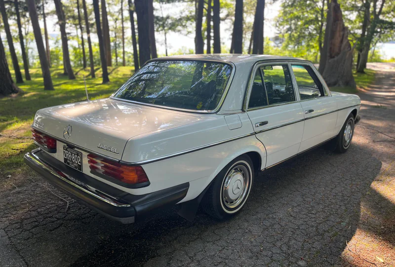 1979 Mercedes-Benz 240D Base 3