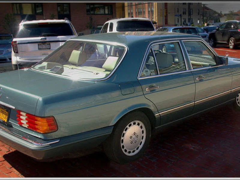1989 Mercedes-Benz 300SE