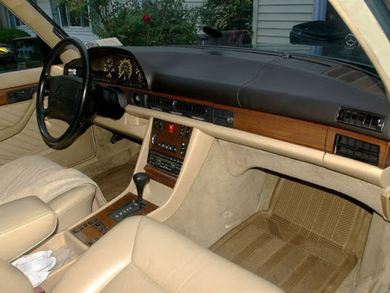 1989 Mercedes-Benz 300SE