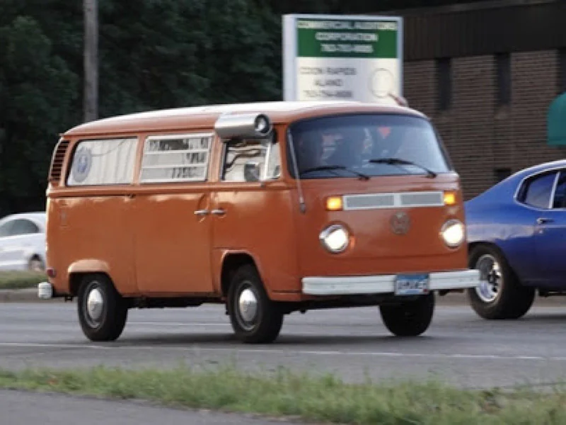 1973 Volkswagen T2 Bus 9