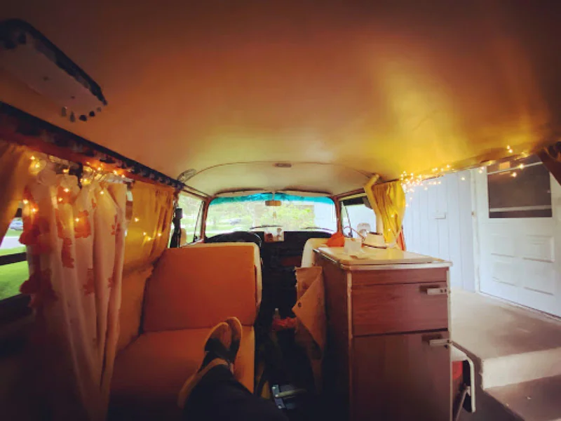 1973 Volkswagen T2 Bus 10