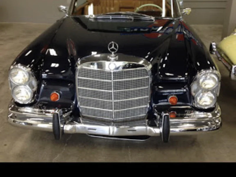1965 Mercedes-Benz 250 SE Convertible 2