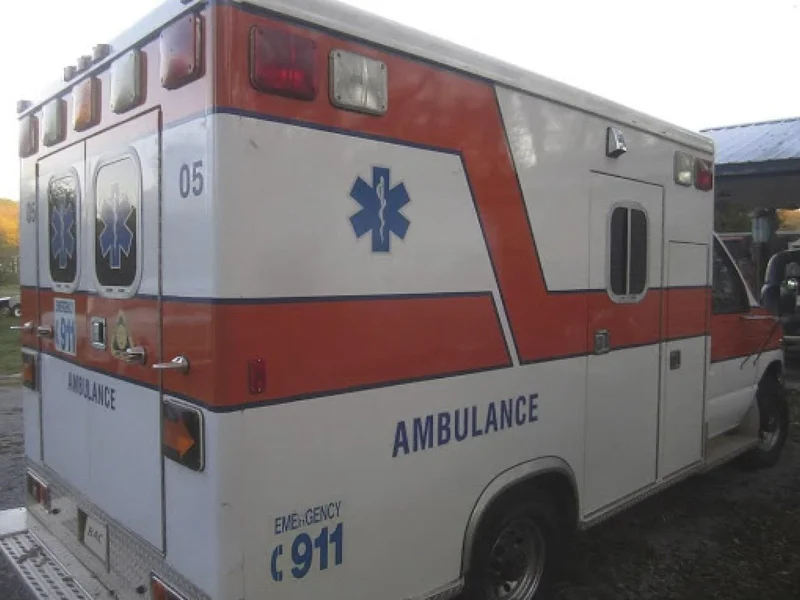 2002 Ford Ambulance 3